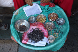 काठमाडौंमा भूत पन्छाइँदै (तस्बिरहरु)