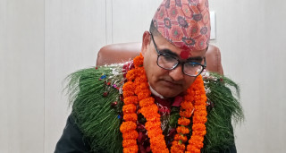 मुख्यमन्त्री बनेसँगै खगराज भट्टले गरे पदभार ग्रहण