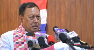 ५५ वर्षमा राजनीति छाड्ने घोषणा कार्यान्वयन गर्न गगन थापालाई नेता बस्नेतको चुनौती