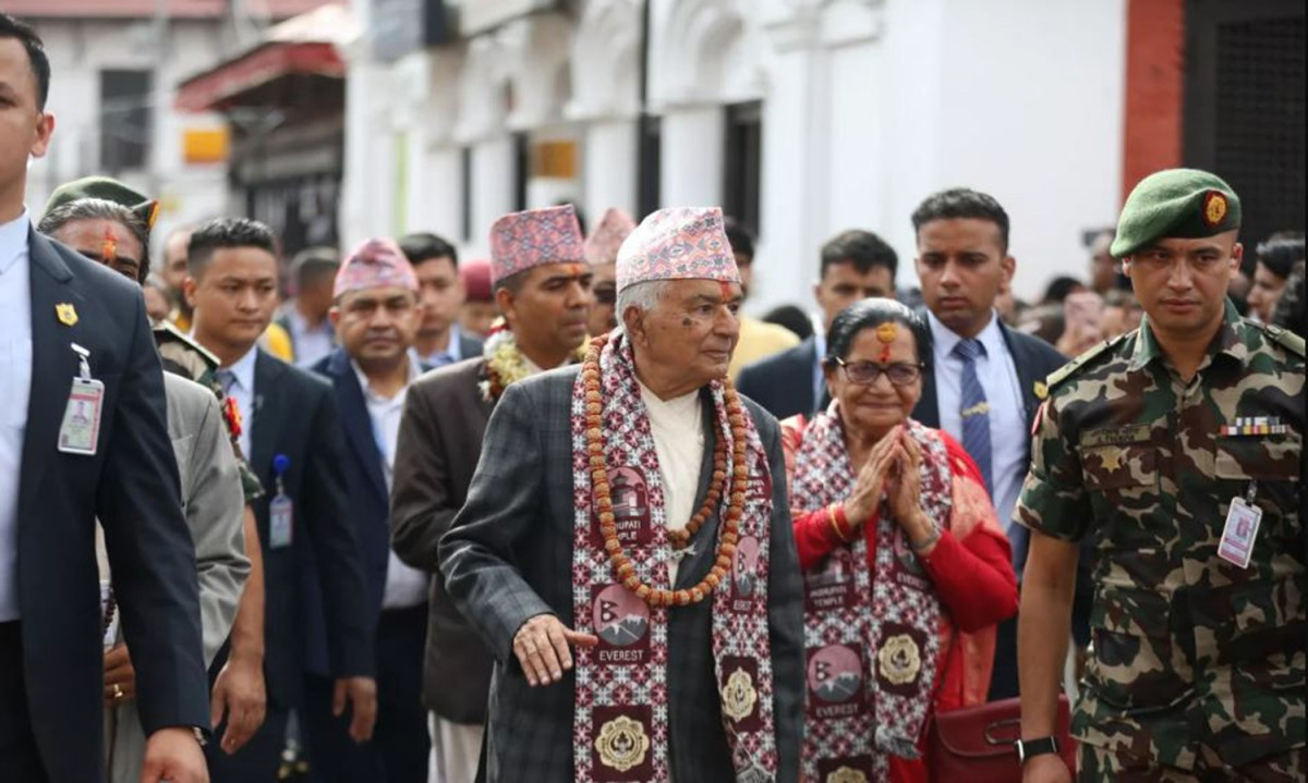 राष्ट्रपति पौडेलद्वारा पशुपतिनाथमा पूजा–आराधना (तस्बिरहरू)