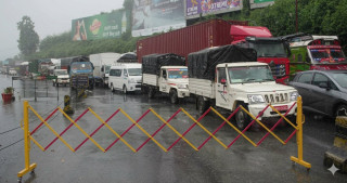 बाढी–पहिरोले देशभरका सडक प्रभावित, दर्जनौँ राजमार्ग अवरुद्ध