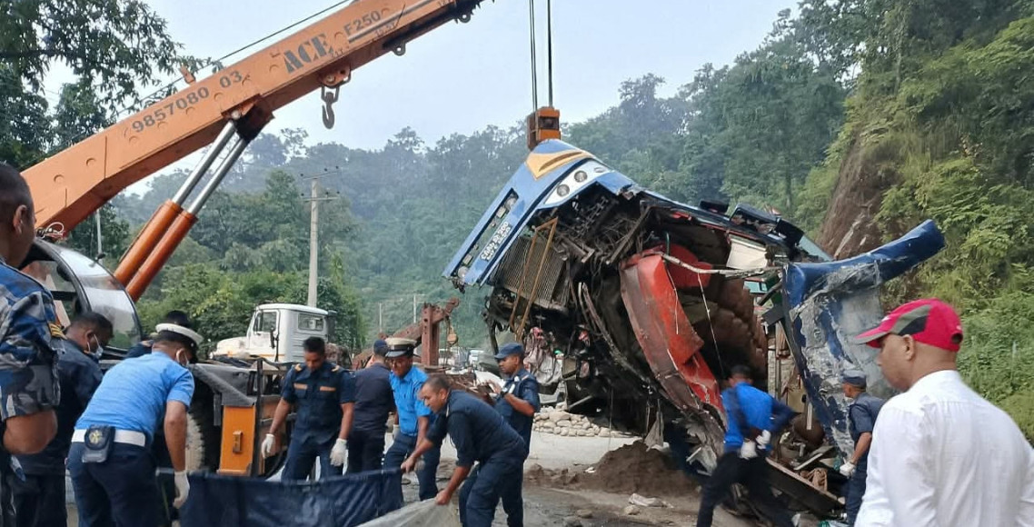 पूर्वी नवलपरासीमा बस दुर्घटना: ६ जनाको मृत्यु, १० घाइते