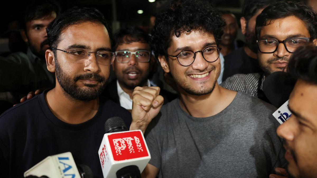 जेलबाट छुटे ककरोच जनता पार्टीका दुई नेता